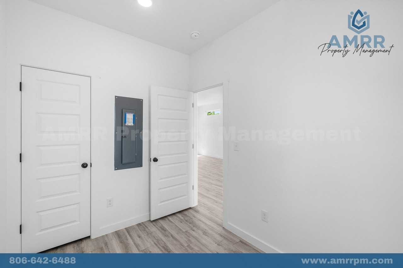 830 Massachusetts Ave - Photo 4 of 29