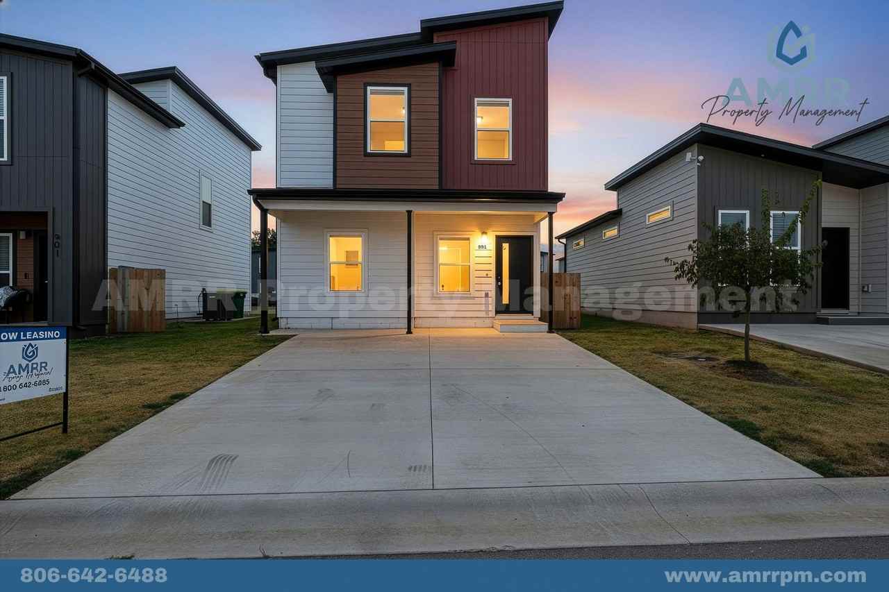 891 States Ave - Photo 6 of 27