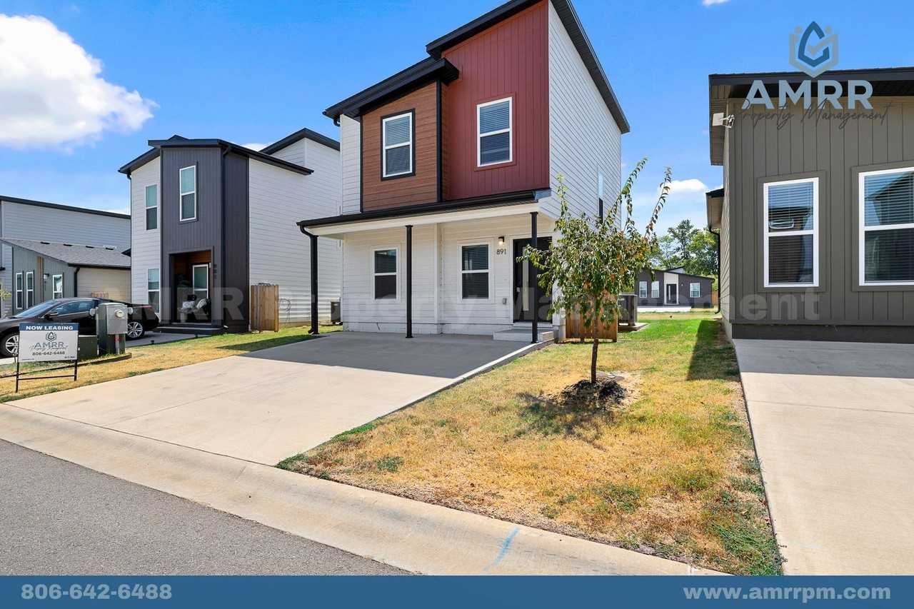 891 States Ave - Photo 2 of 27