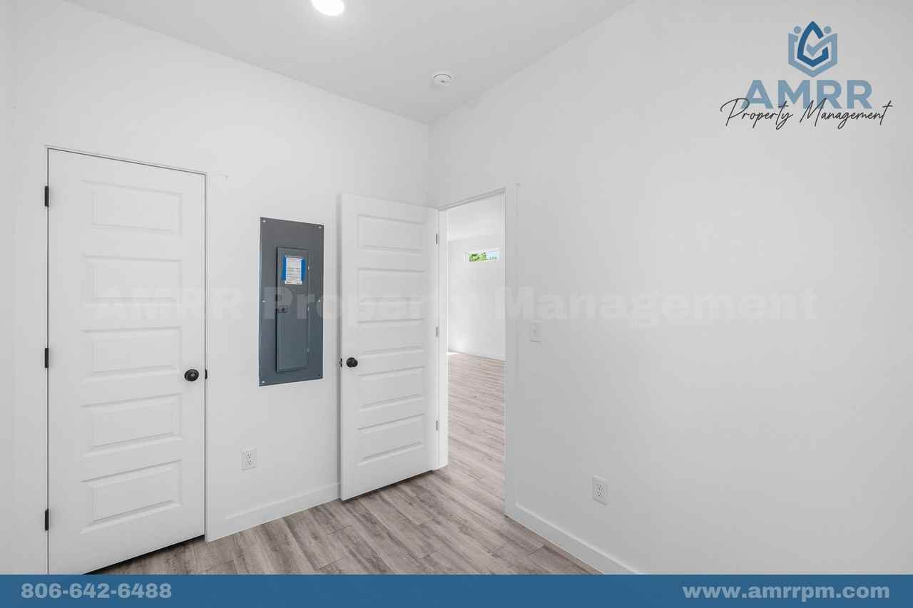 1050 States Ave - Photo 7 of 29