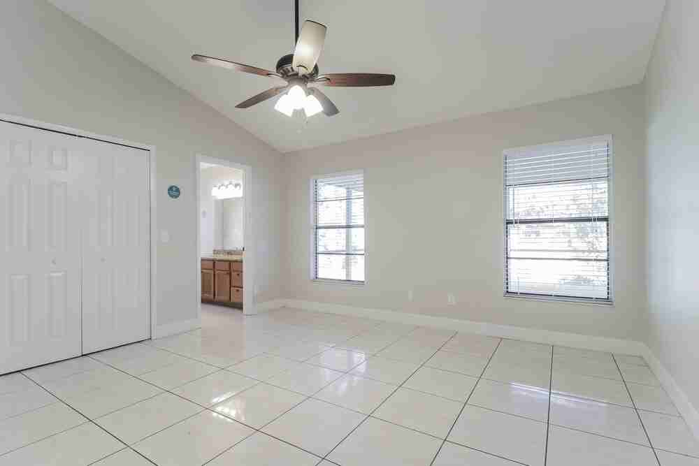 1056 Covington St - Photo 7 of 15