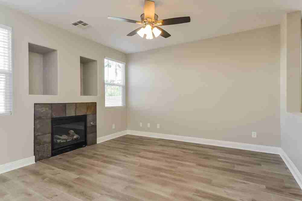 6340 Climbing Vine Ave - Photo 5 of 17
