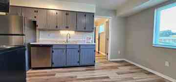 featured image of 3030 Creekview Cir