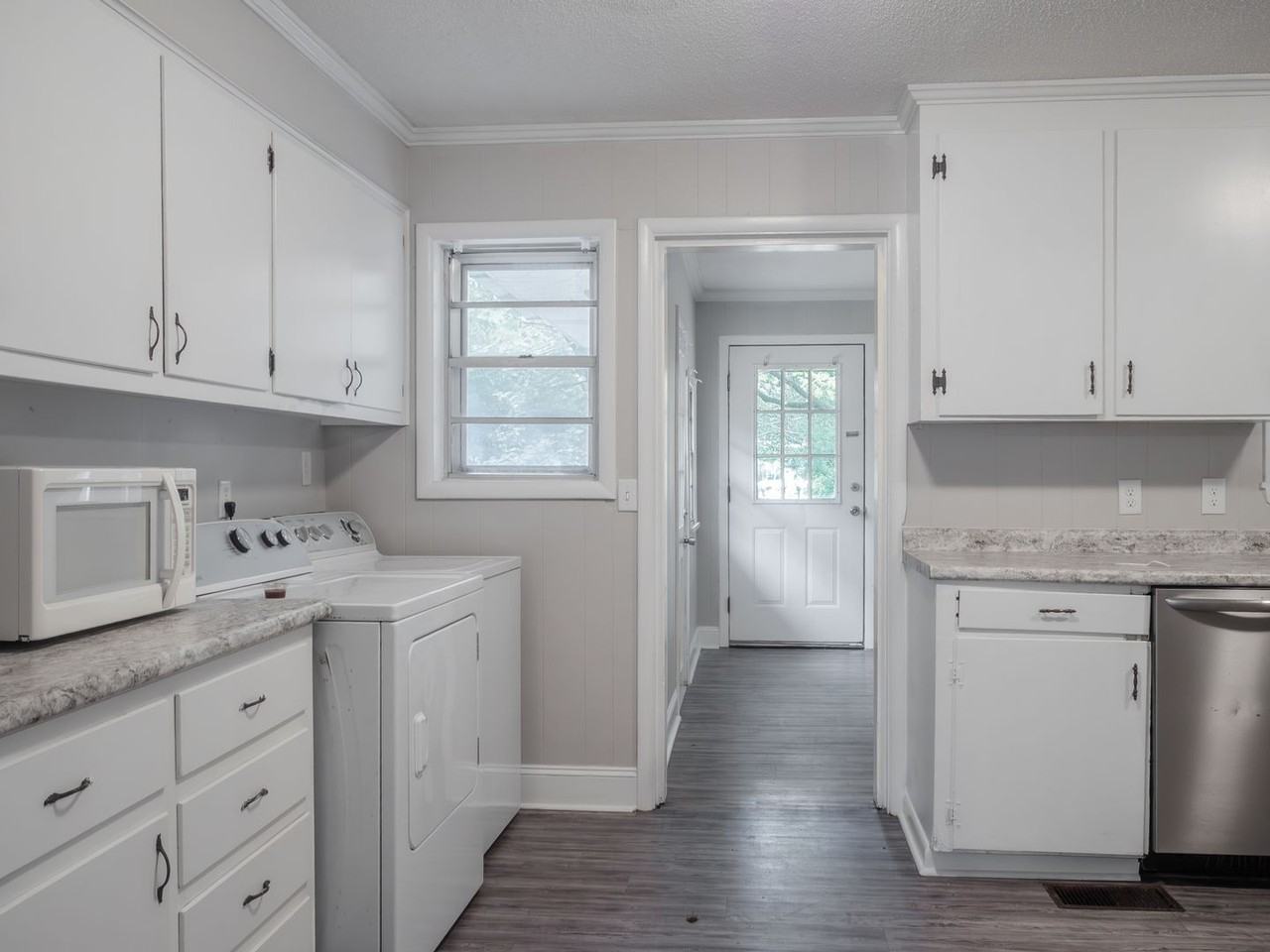 411 College Blvd - Photo 3 of 23