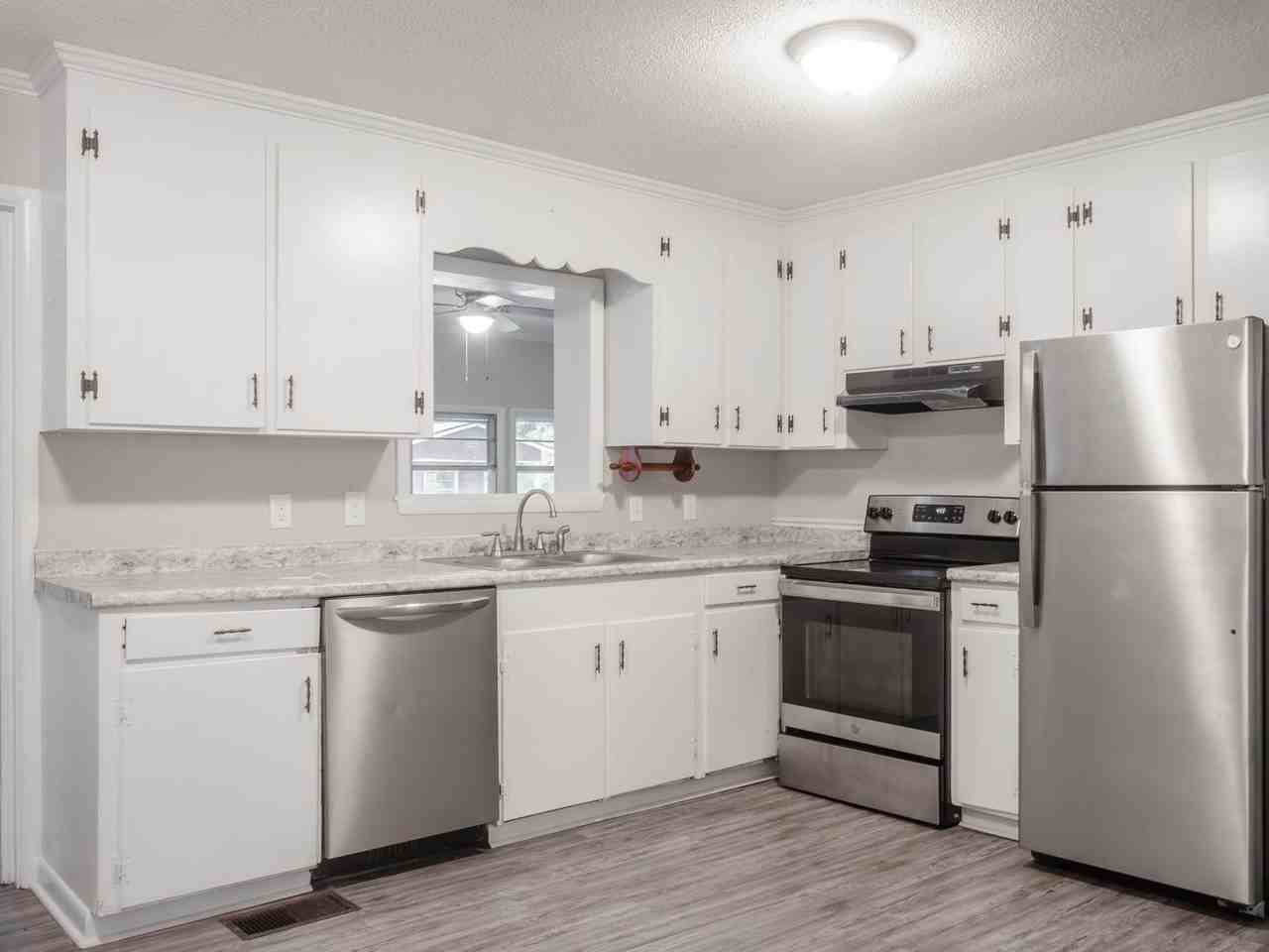411 College Blvd - Photo 4 of 23