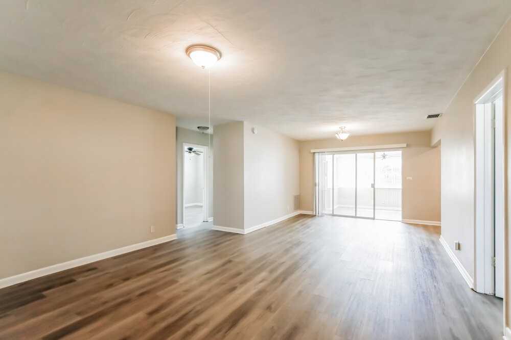 6780 Pershing St - Photo 4 of 21