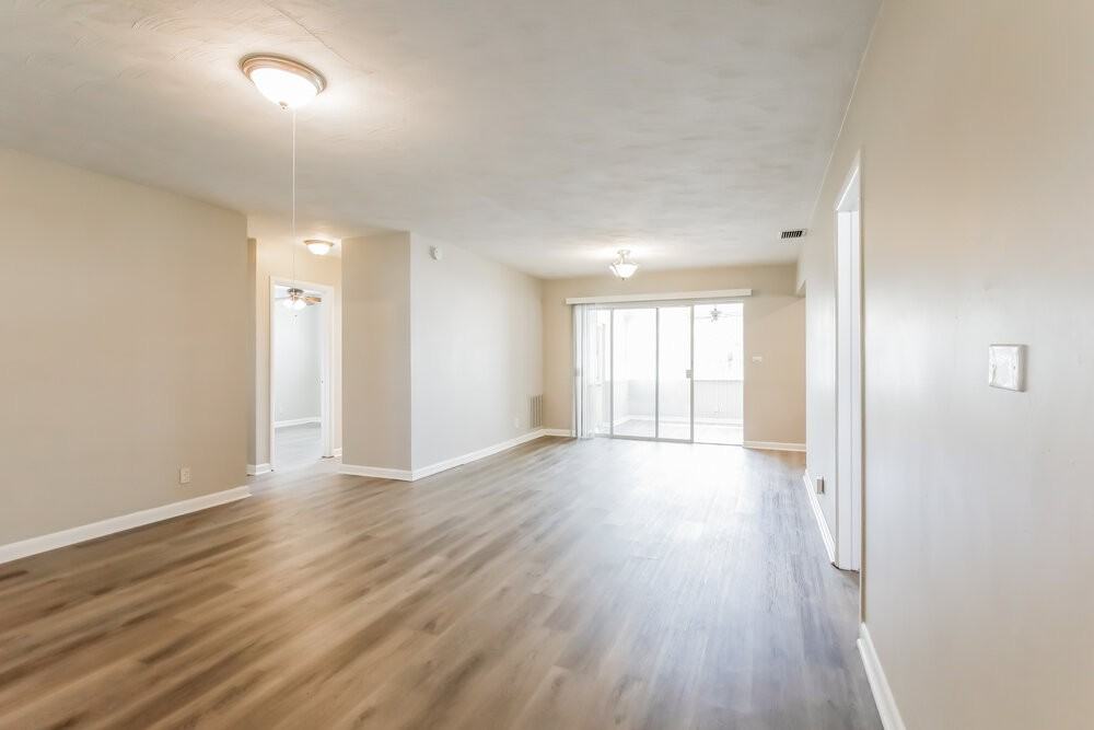 6780 Pershing St - Photo 6 of 21