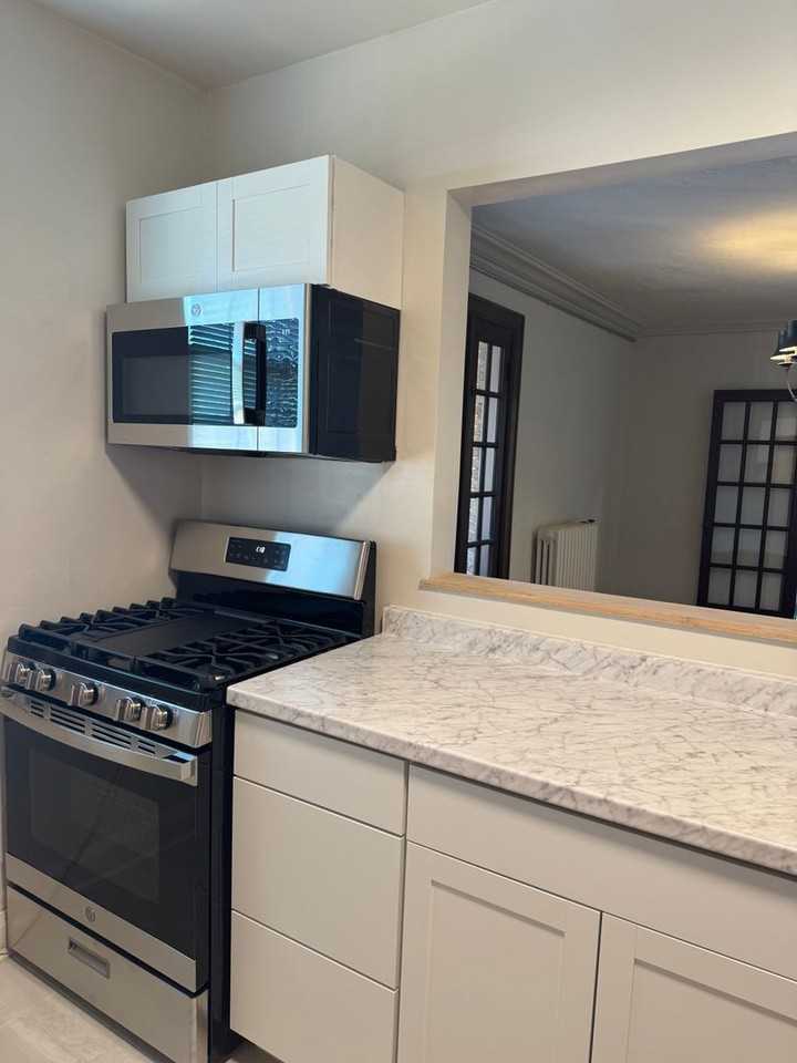 2558 Madison - Photo 5 of 50
