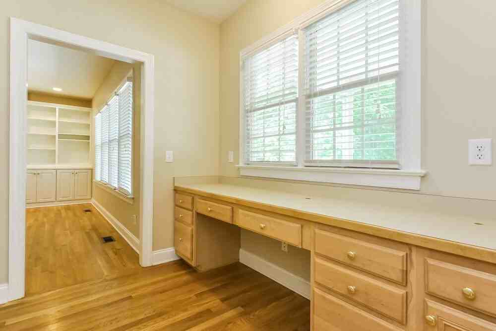 420 Longbourn Dr - Photo 7 of 16