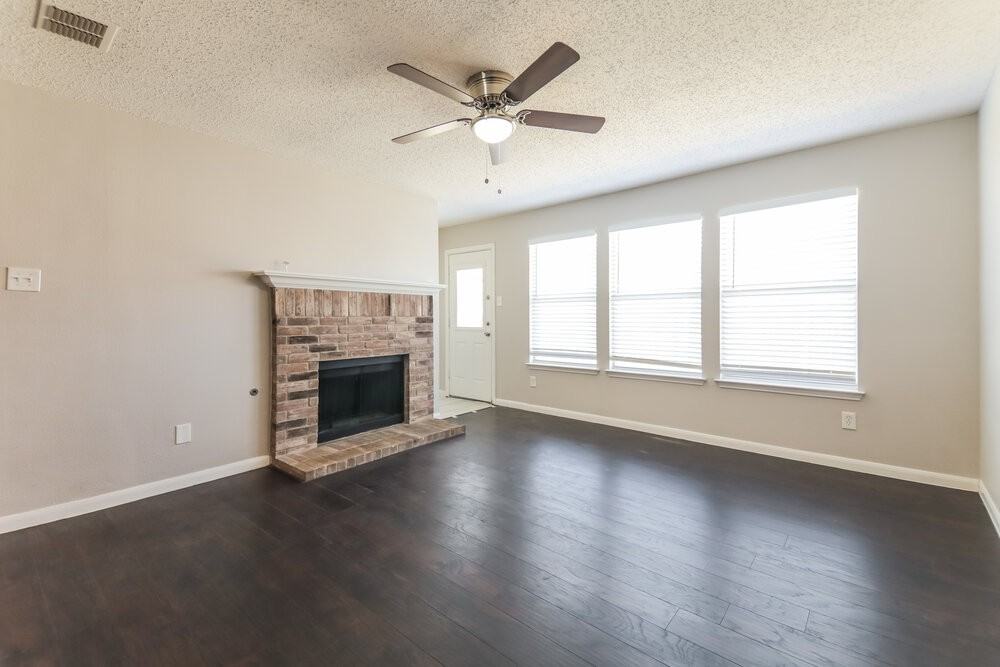 1537 Warrington Way - Photo 5 of 16