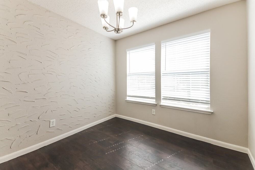 1537 Warrington Way - Photo 6 of 16