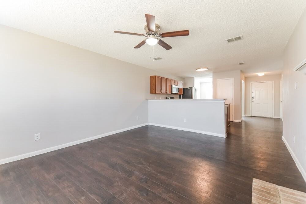 1537 Warrington Way - Photo 7 of 16