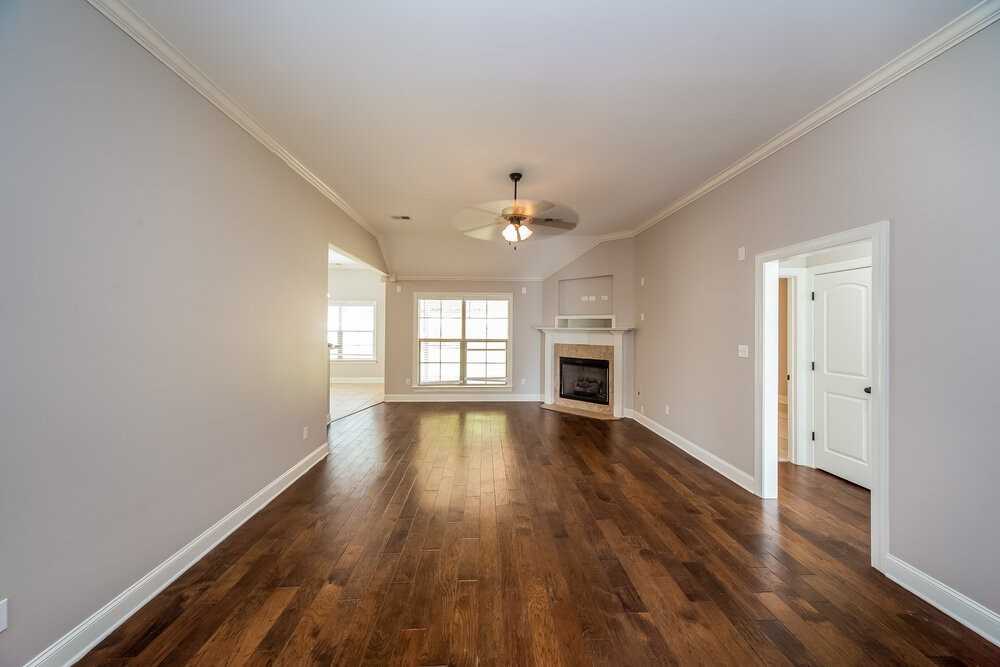 1406 Lake Front Dr E - Photo 5 of 17