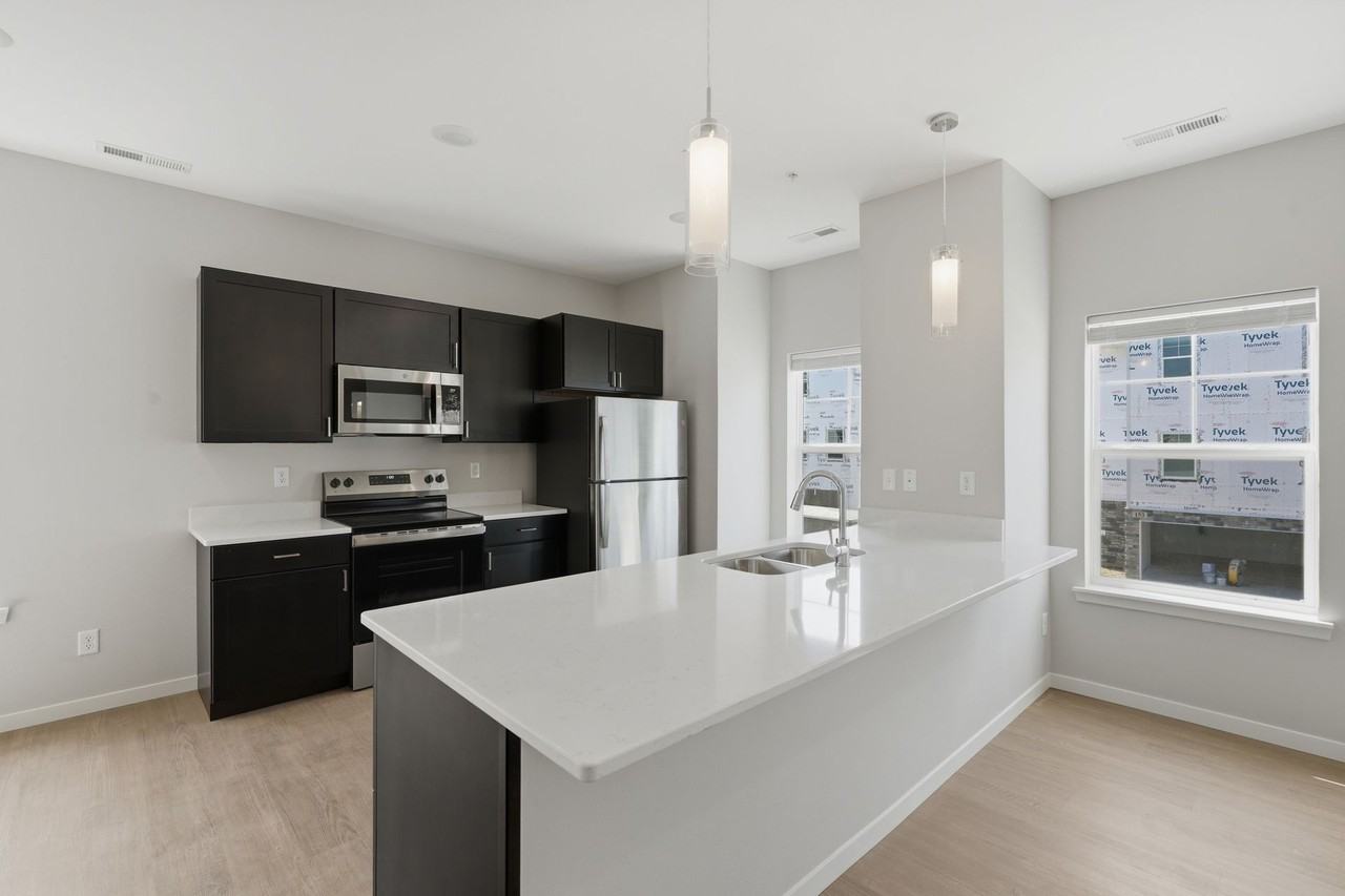 142 Russ Dr Sw #4 - Photo 6 of 50