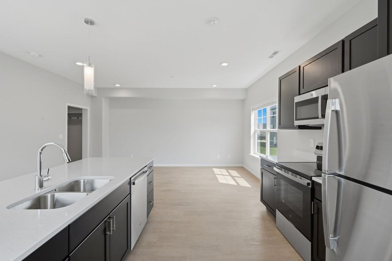 142 Russ Dr Sw #4 - Photo 7 of 50