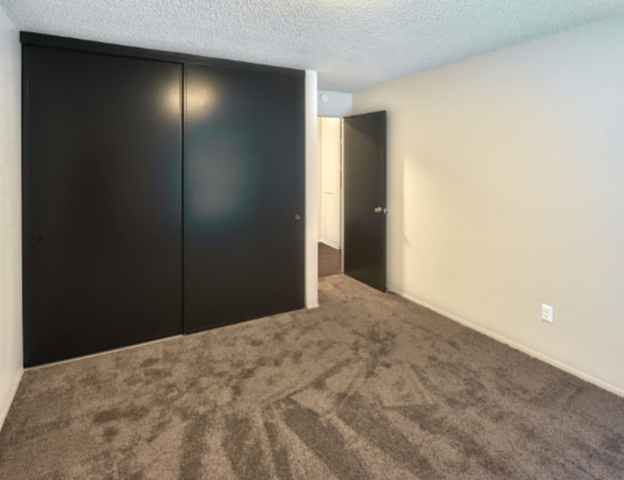 Holden Apartments - Photo 4 of 26