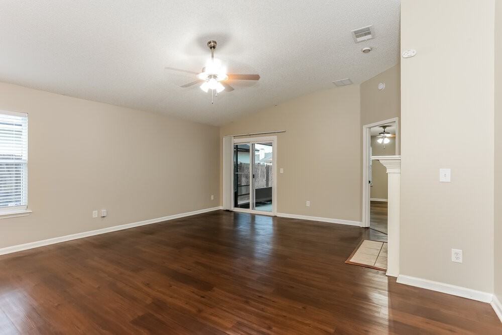 1880 Pineta Cove Dr - Photo 4 of 16