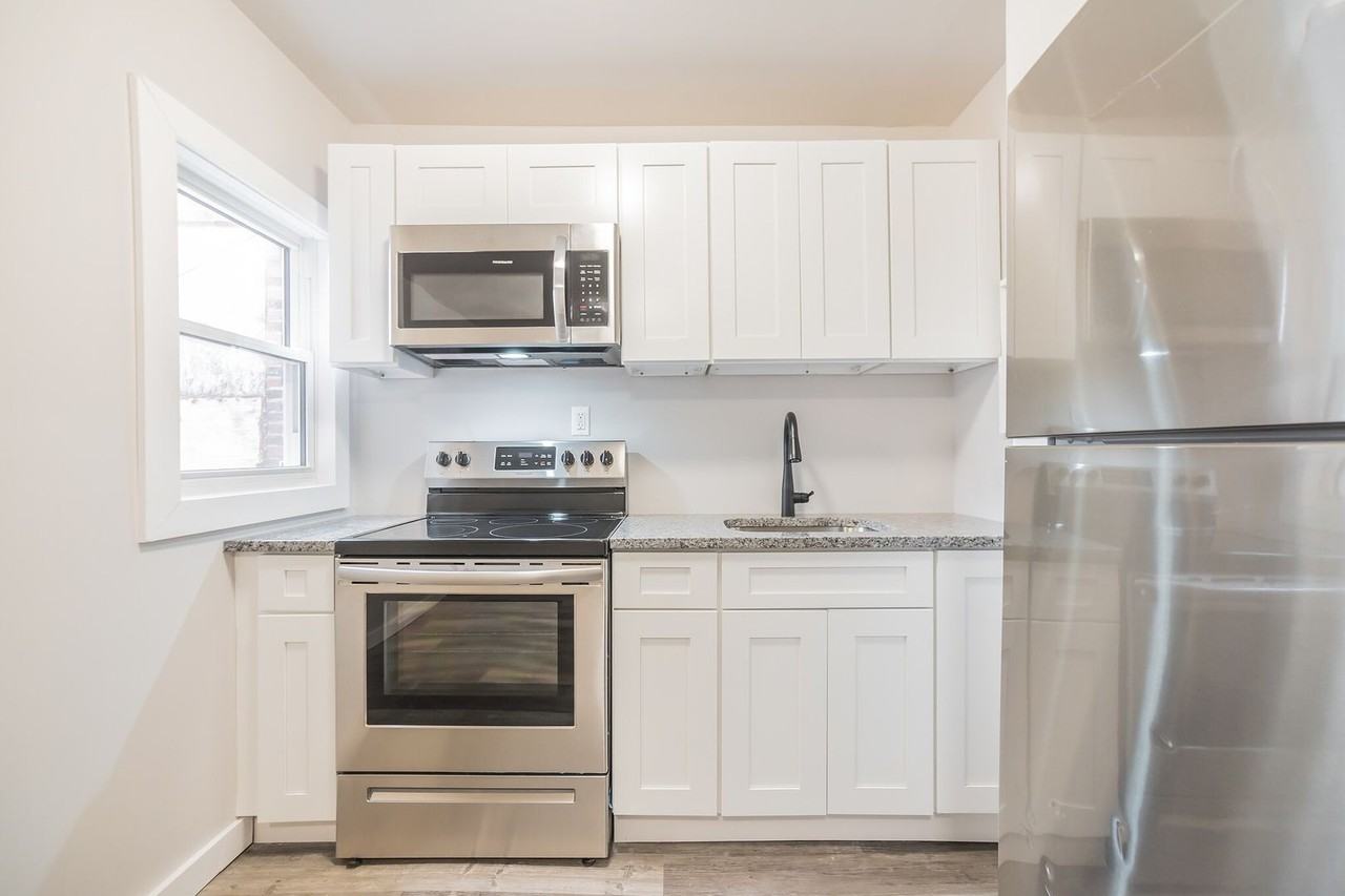 5536 Chester Ave - Photo 5 of 19