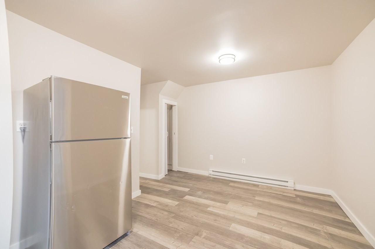 5536 Chester Ave - Photo 2 of 19