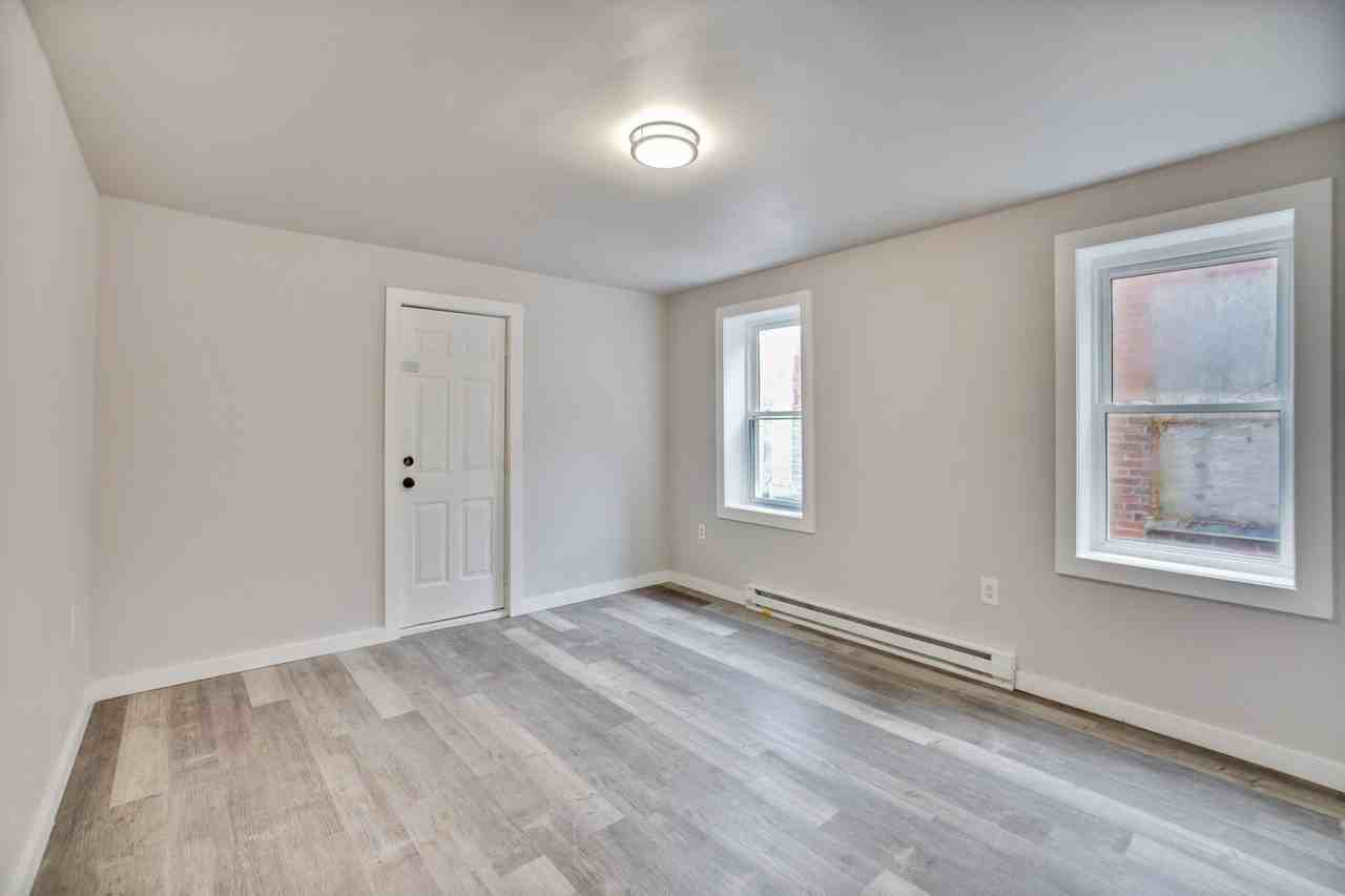 5536 Chester Ave - Photo 6 of 19