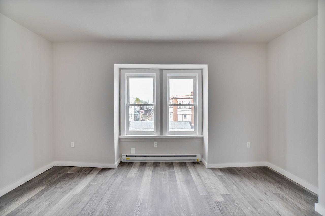 5536 Chester Ave - Photo 3 of 19