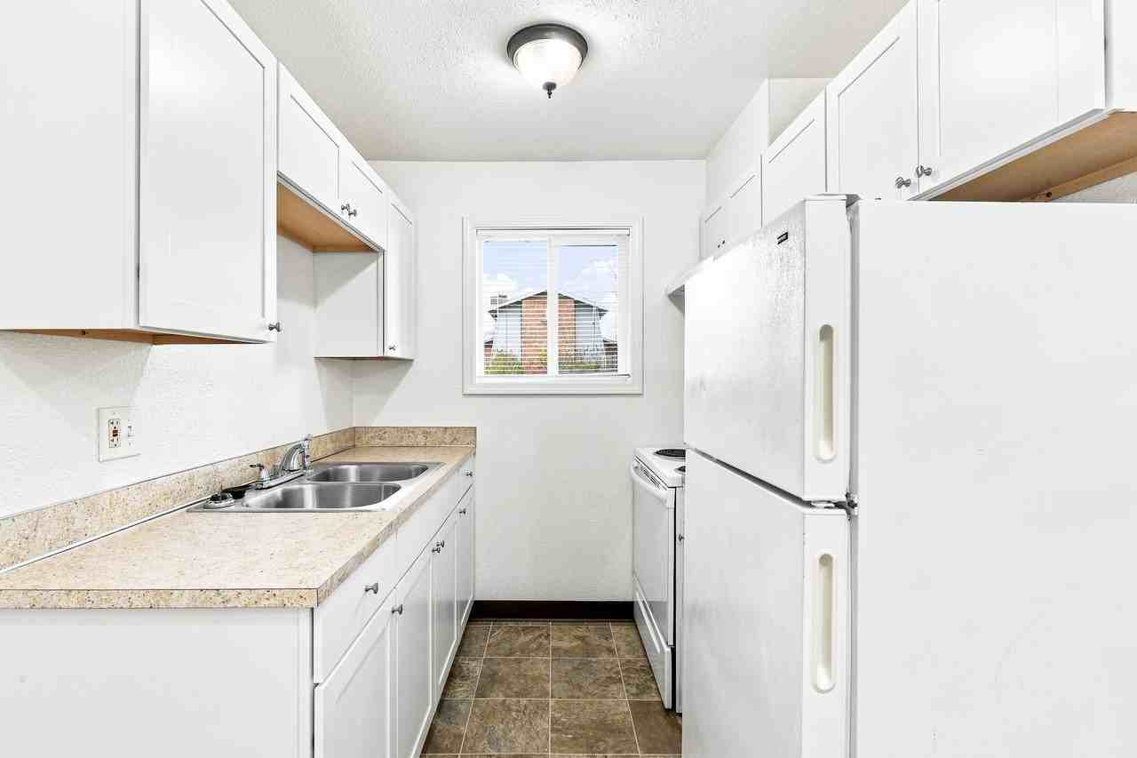 Somerset Apartments - Photo 4 of 33