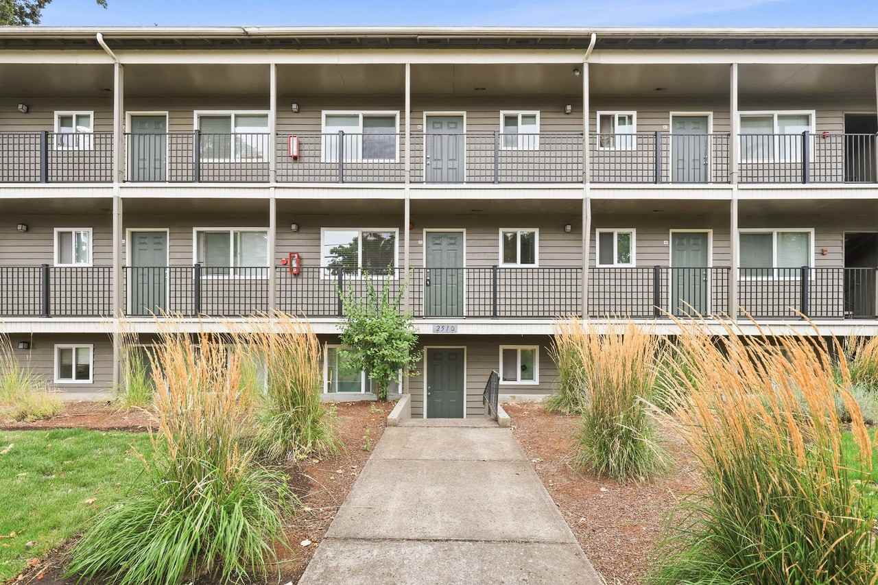 Somerset Apartments - Photo 5 of 33
