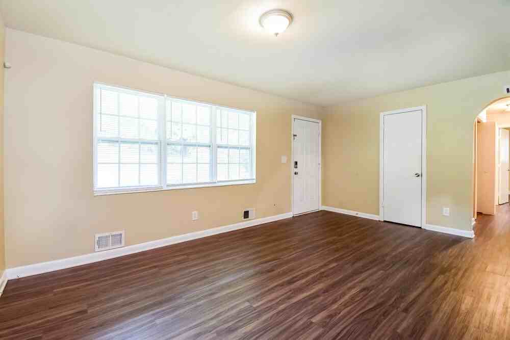 2036 Terry Ln - Photo 4 of 16