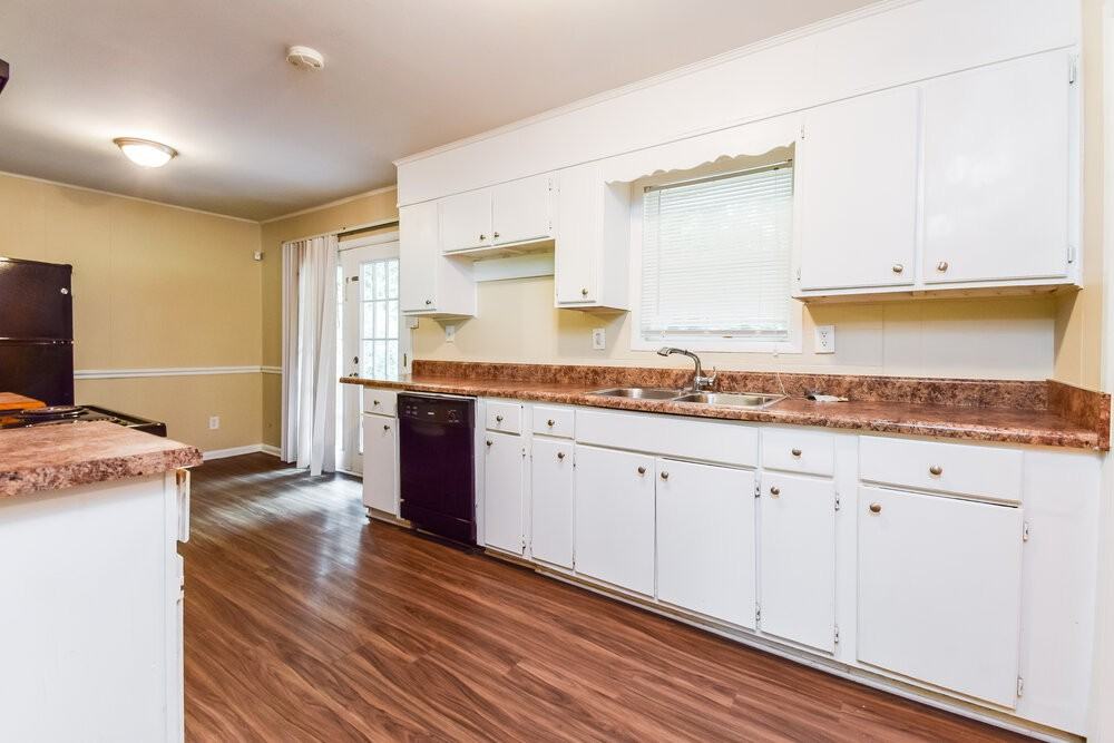 2036 Terry Ln - Photo 6 of 16