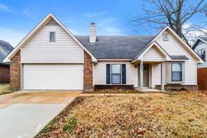 featured image of 4893 Barkshire Dr
