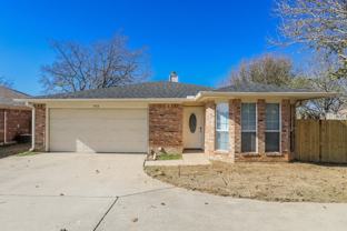 312 W Windsor Dr - Photo 1 of 1