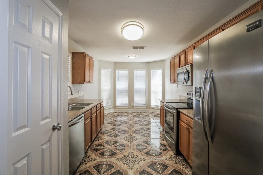 312 W Windsor Dr - Photo 6 of 16