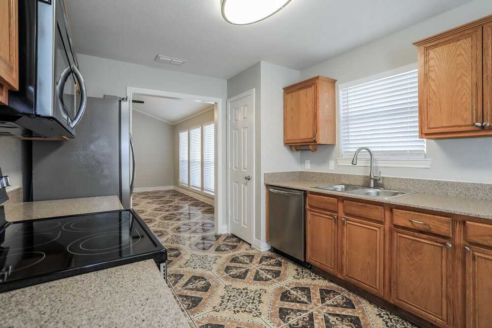 312 W Windsor Dr - Photo 7 of 16
