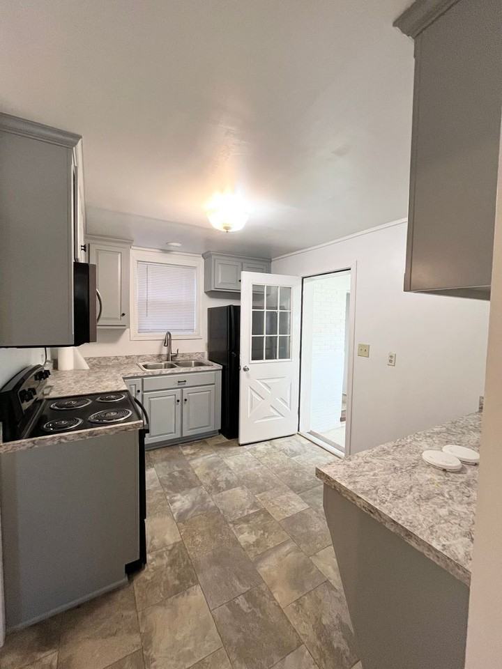 1335 Edenville Rd - Photo 3 of 18