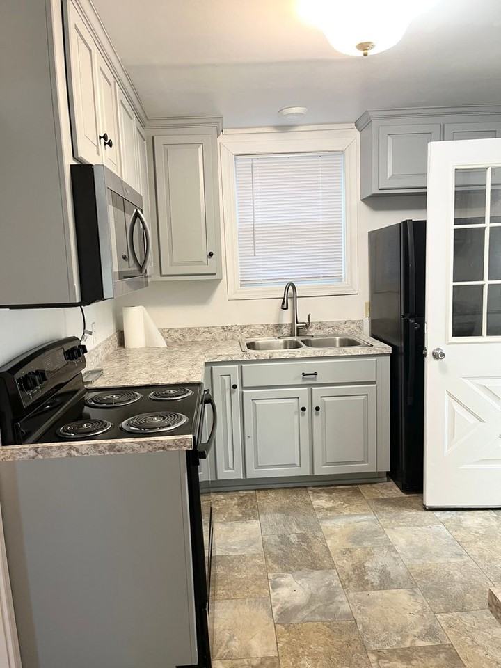 1335 Edenville Rd - Photo 4 of 18