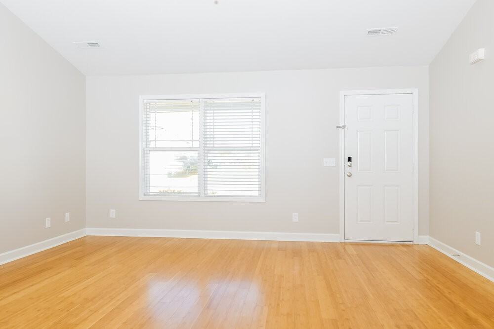 4011 Nuthatch Rd - Photo 3 of 16