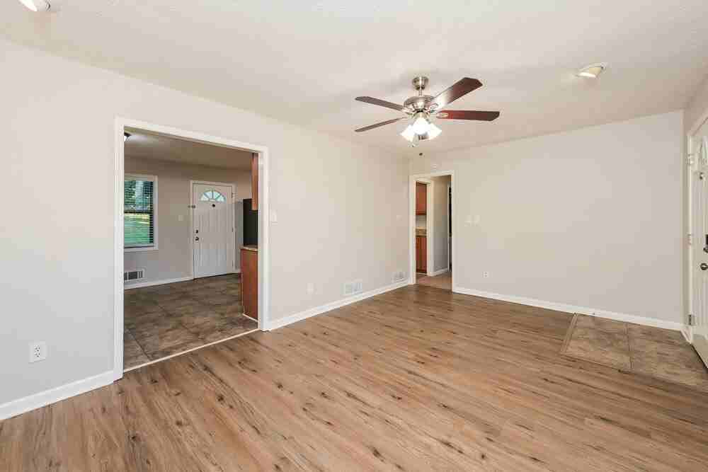 2794 Sardis Dr - Photo 4 of 16