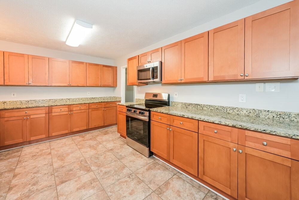 2794 Sardis Dr - Photo 5 of 16