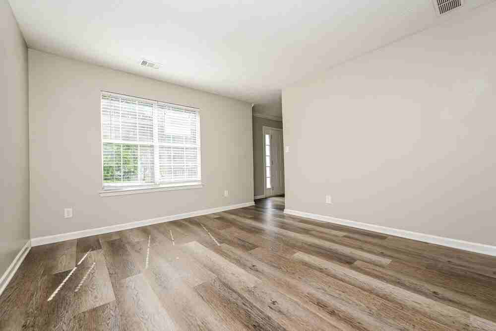3300 Rockmill Dr - Photo 4 of 17