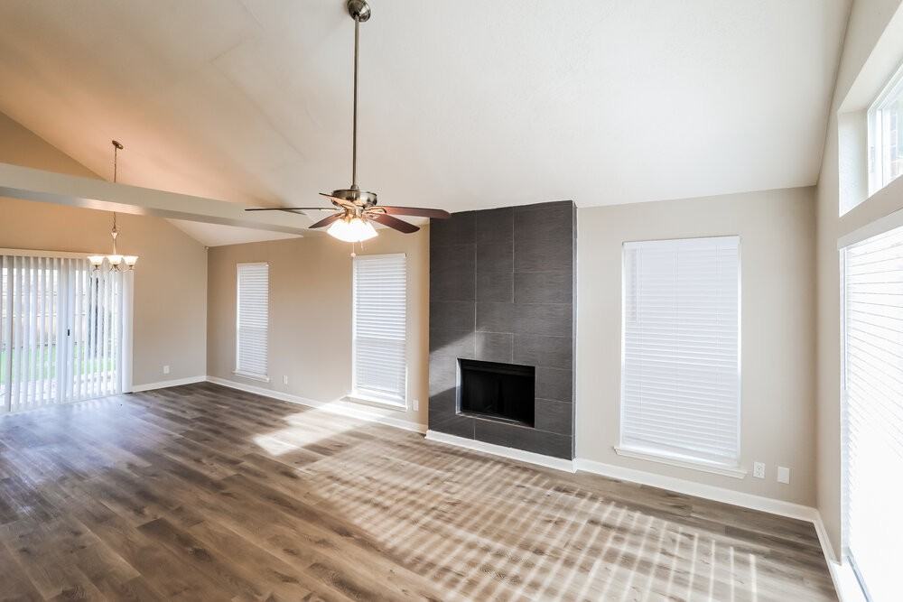 5320 Rowcrop Dr - Photo 4 of 17
