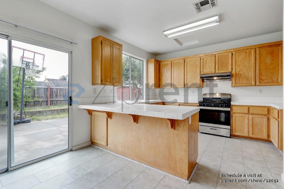 780 Potomac Ave - Photo 4 of 20