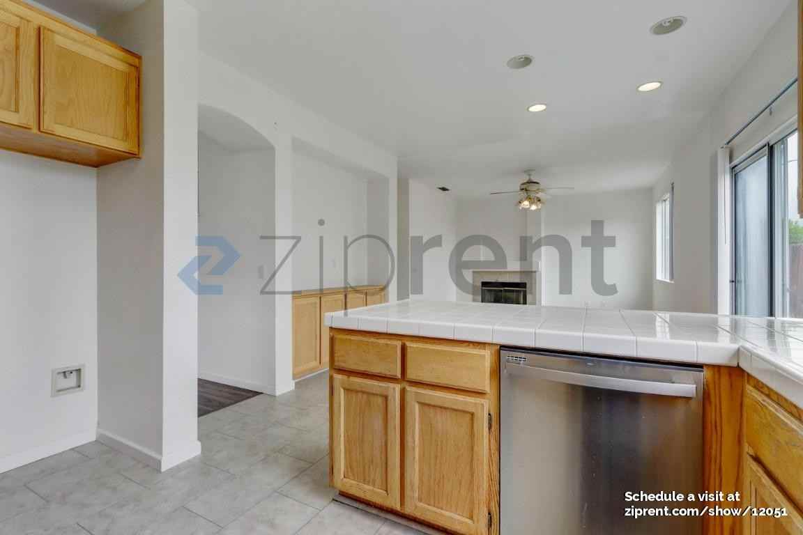 780 Potomac Ave - Photo 5 of 20