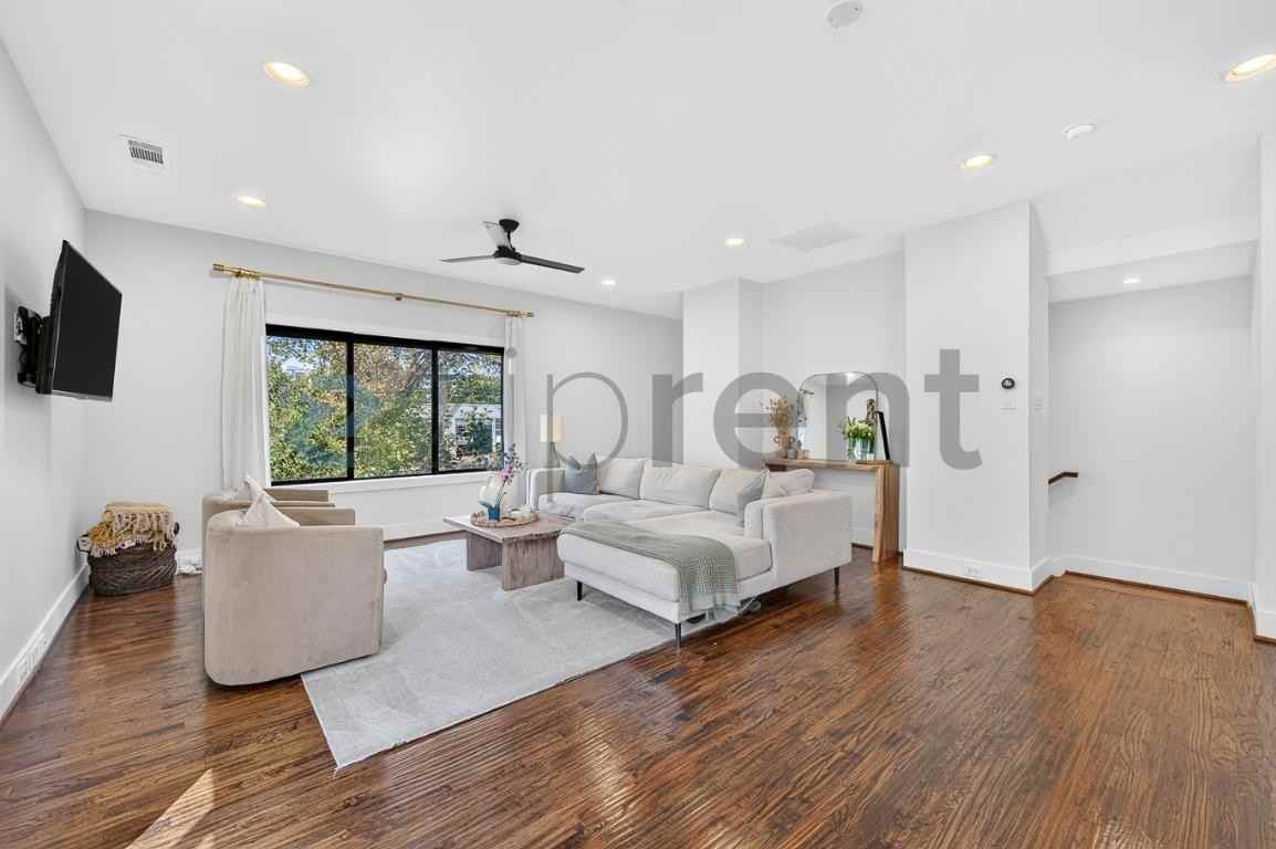 5602 Lindell Ave #E - Photo 6 of 31