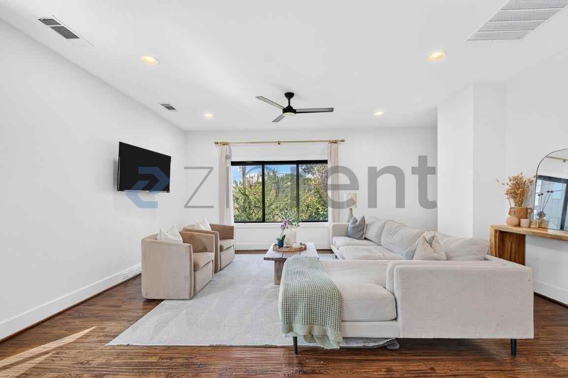 5602 Lindell Ave #E - Photo 7 of 31