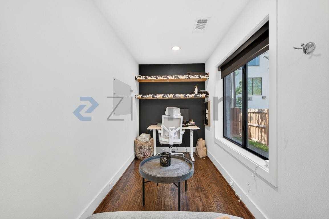 5602 Lindell Ave #E - Photo 4 of 31