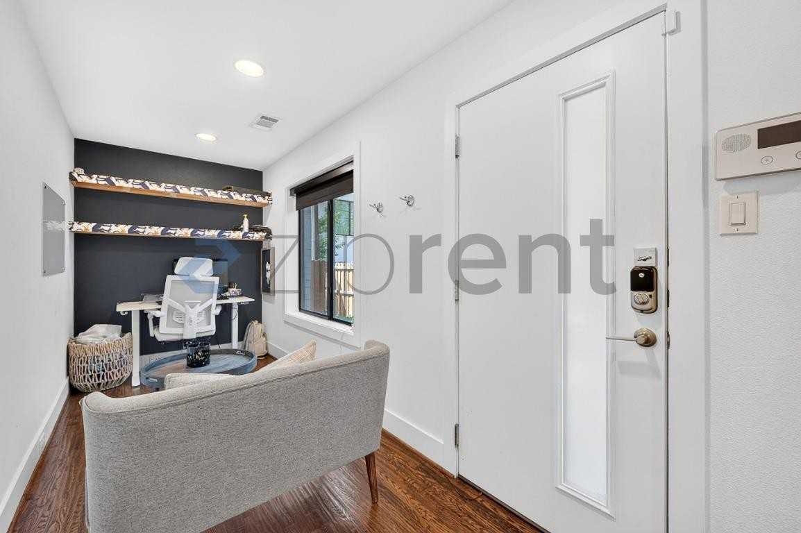 5602 Lindell Ave #E - Photo 5 of 31