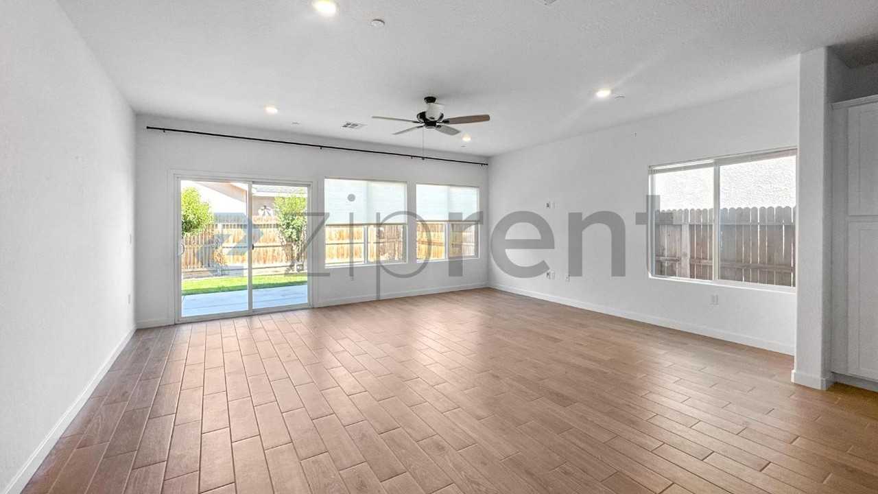 7098 E Amherst Ave - Photo 4 of 34