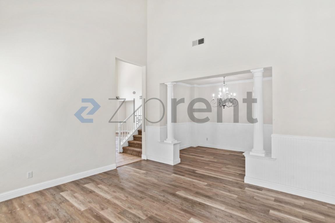373 S Providence St - Photo 5 of 33
