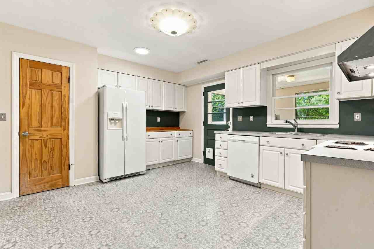 6220 Mount Hermon Church Rd - Photo 7 of 22