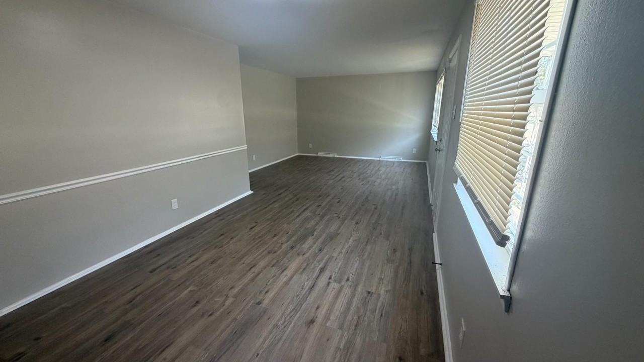 10049 Lilac Ave - Photo 5 of 20